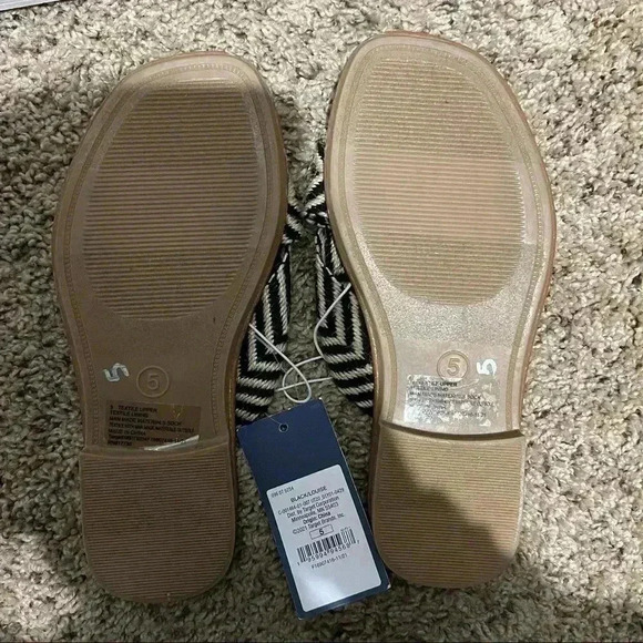 Universal Thread Louise Chevron Print Knotted Sandals Size 5 - Picture 4 of 4
